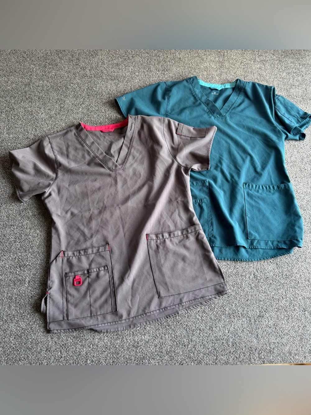 V-Neck Carhartt Medical Scrub Tops - Teal and Gray Size S - Picture 8 of 12